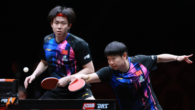 成都蓉城主帅徐正源获三年大合同，球队获亚冠资格，有望争夺双冠，球迷期待新赛季表现。（徐正源与成都蓉城签下三年长约，球队获亚冠资格剑指双冠，球迷期待新赛季）