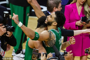 穆勒赛后晒谢场视频：感谢温哥华白浪球迷的鼎力支持（穆勒赛后发布谢场视频：致谢温哥华白浪球迷的力挺）