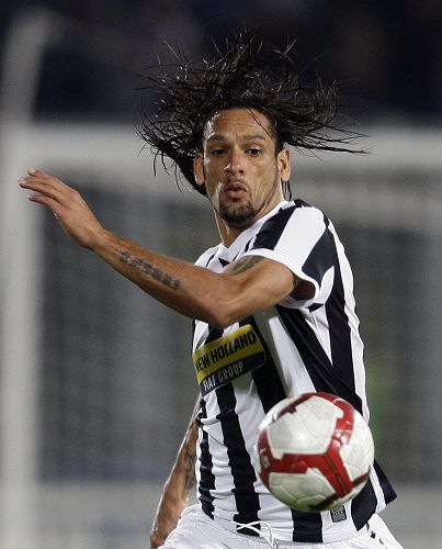 记者守候利物浦基地等待萨拉赫，斯洛特或派其出战国米（记者蹲守利物浦基地等萨拉赫，斯洛特或将让其出战国米）