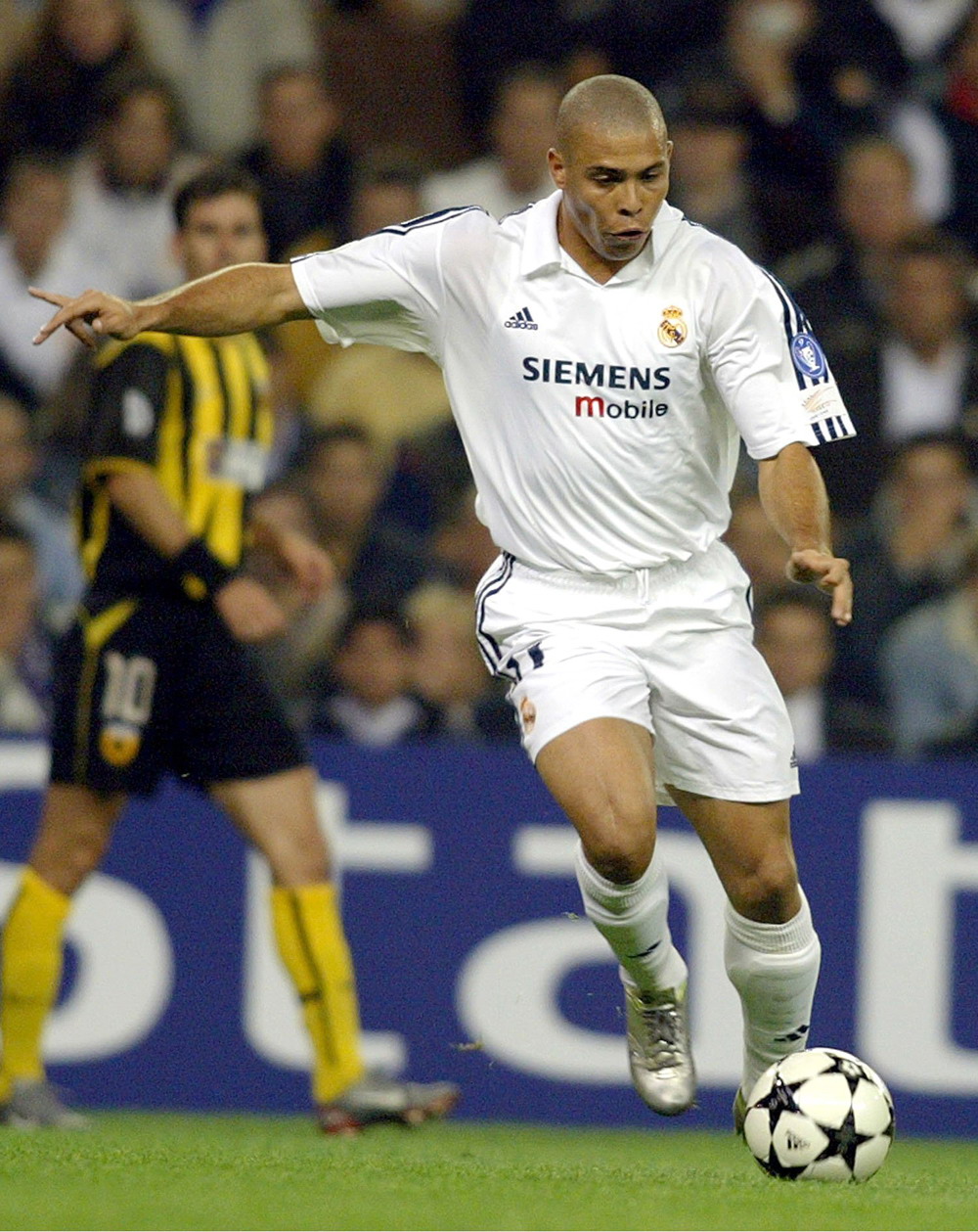 天要亡我？44岁阿隆索欲哭无泪：10大后卫仅1人能用 2天后迎生死战（44岁阿隆索陷防线危机：10名后卫仅1人可用，2天后迎生死战）