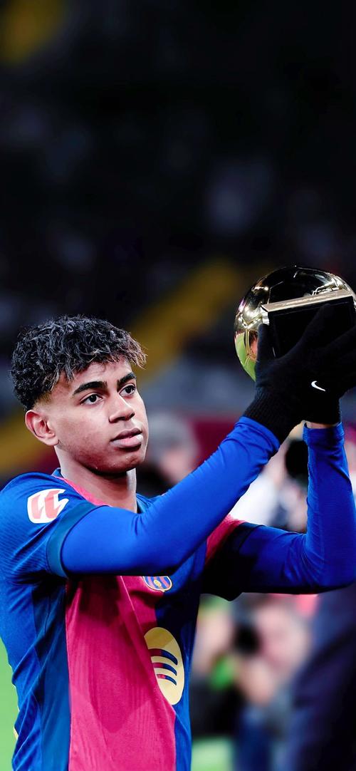 一场3-2让意甲榜首易主，阿莱格里神换人，让二追三奇迹逆袭（3-2逆转致意甲榜首易主，阿莱格里妙手换人上演让二追三奇迹）