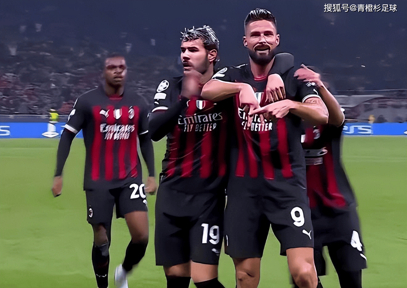 孔帕尼：乌尔比希会成长为非常出色的门将，他经常休息日加练（孔帕尼看好乌尔比希：休息日常主动加练，未来将成出色门将）