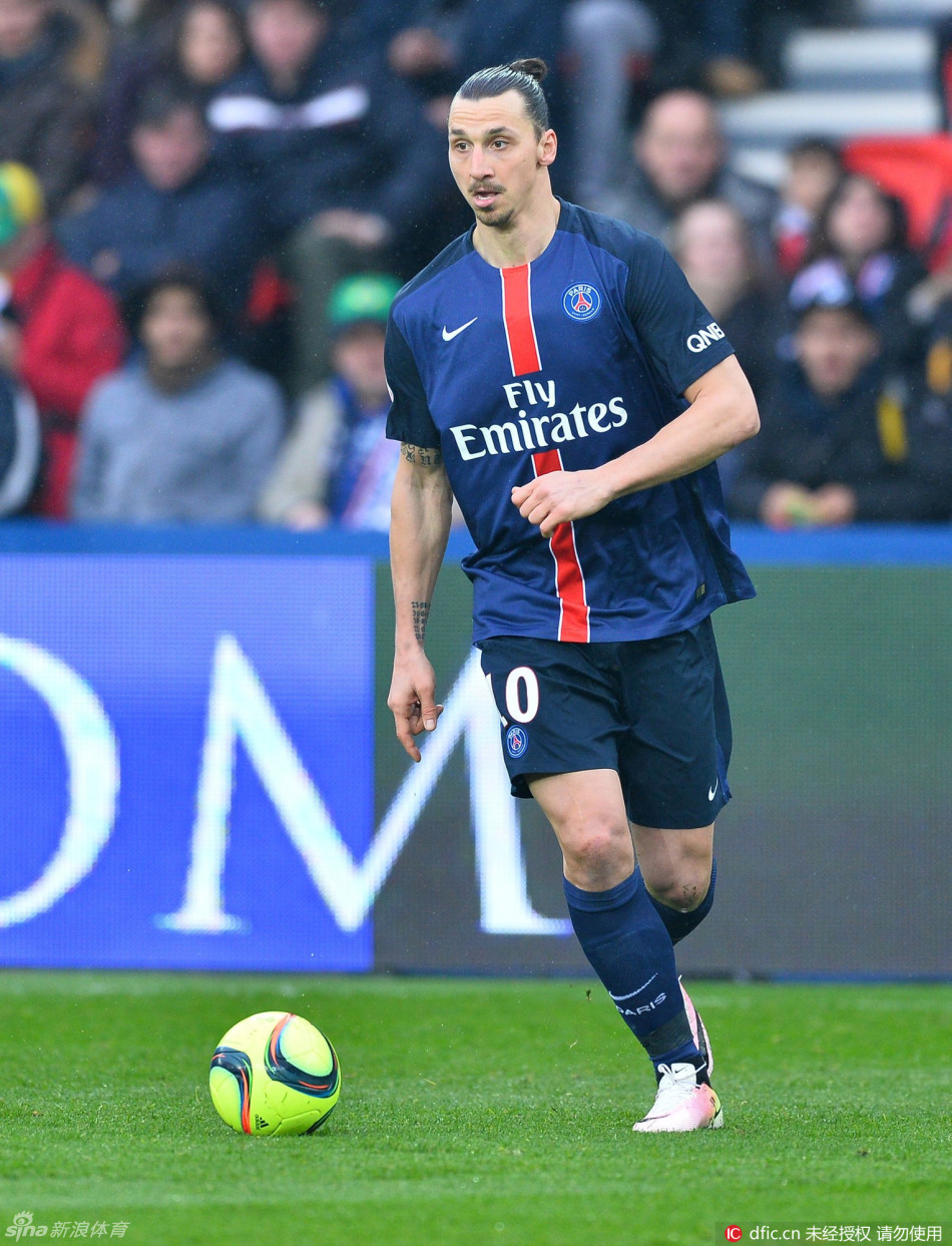 维尼修斯和观众有摩擦？裤袜：不反感小摩擦，但双方要有底线（维尼修斯与观众起冲突？裤袜：小摩擦可以，但双方要守底线）