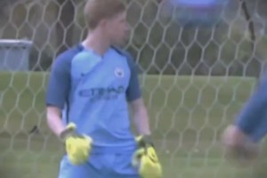 球队攻守转换加速，对手难以适应（攻防转换提速，令对手难以招架）