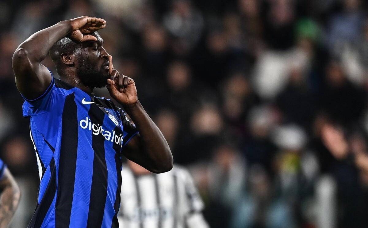 巴萨26／27赛季主场球衣谍照：配色灵感源自翻新后的诺坎普（巴萨26／27赛季主场球衣谍照流出：配色灵感取自焕新后的诺坎普）